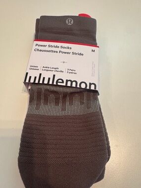 Lululemon NWT Ankle Length Power Stride Socks SZ: Med CLR: Army Grn, BlU, Wht